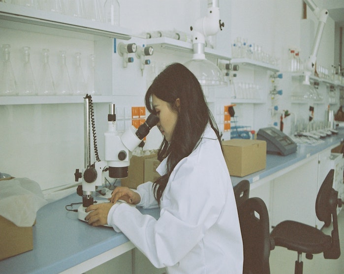 Innovación, desafíos y emprendimientos marcan charlas sobre rol de mujeres líderes en ciencia