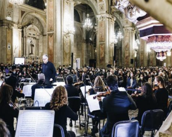 Asistieron más de 800 personas: Orquesta Clásica Usach realizó su primer concierto en la Catedral Metropolitana De Santiago