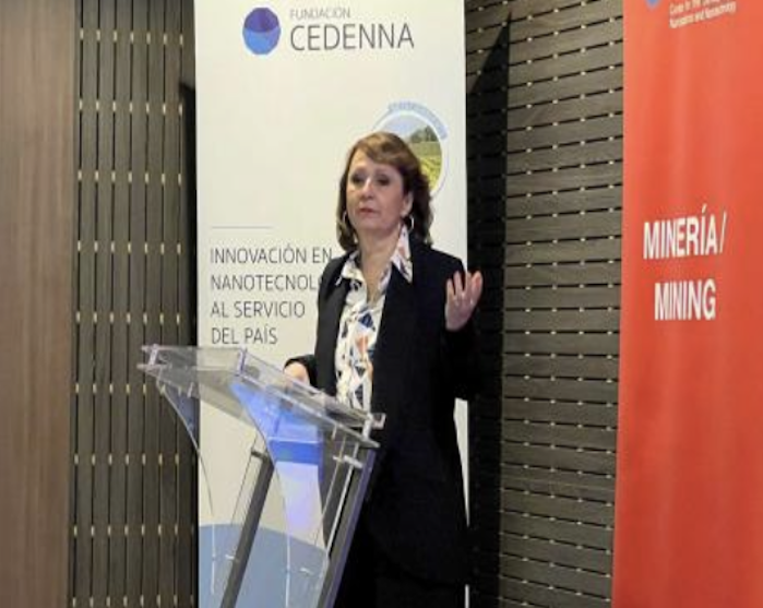 Ministra de Minería recorrió laboratorios del Cedenna y compartió experiencia con científicas de nuestro Plantel