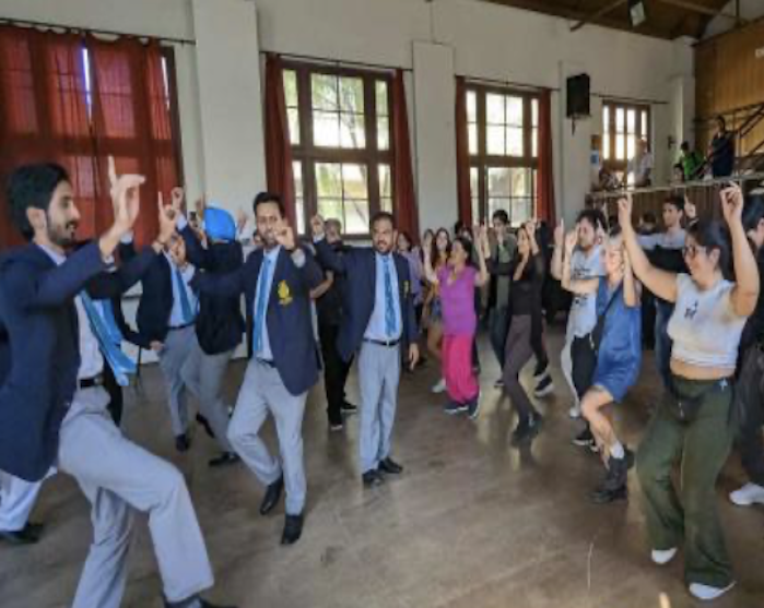 Vinculación Intercultural: Facultad de Humanidades y Embajada de la India realizan con éxito primera versión de workshop de danza folclórica Punjab