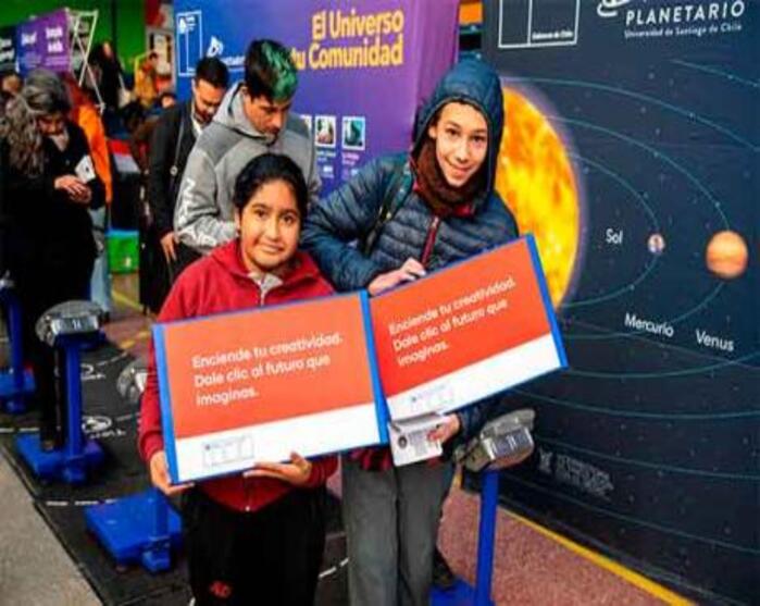 Planetario deslumbra en Feria de Innovación y Tecnología de Cerro Navia