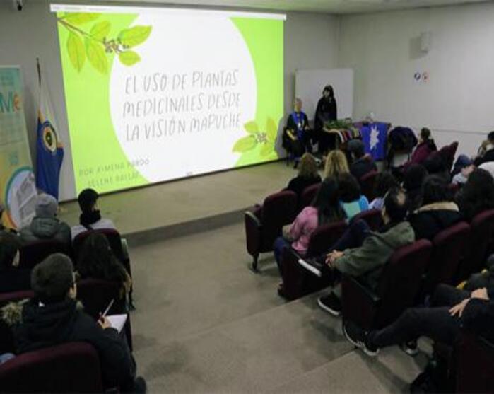 Facultad de QyB abre diálogo en torno al uso de plantas medicinales con comunidad mapuche