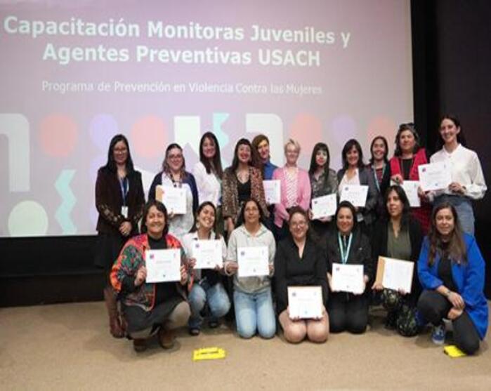 Trece mujeres del Plantel se certifican como monitoras y agentes de prevención contra la violencia de género